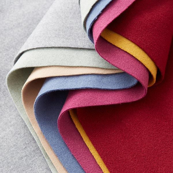 Tissu en polyester recyclé pour manteau chiné – gris clair
